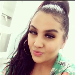 Meet your Posher, Valerie